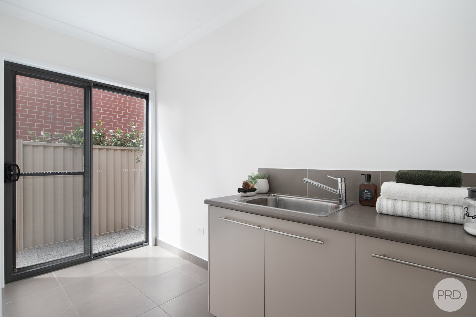 63 Normlyttle Parade MINERS REST 13