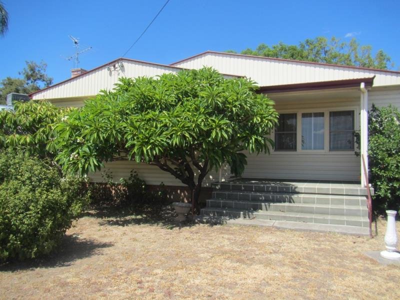 63 Robert Street TAMWORTH 1
