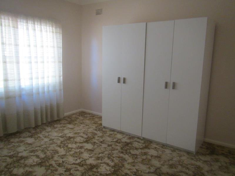 63 Robert Street TAMWORTH 5