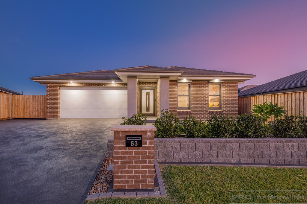 63 Sandpiper Circuit ABERGLASSLYN 1