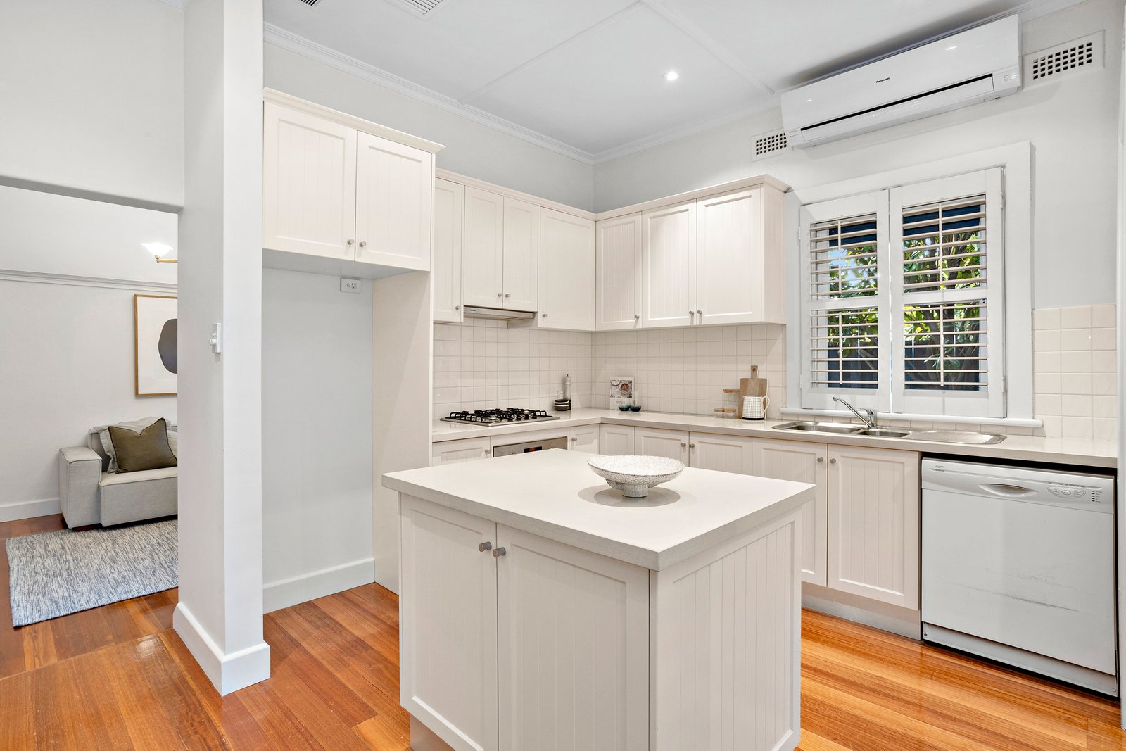 Real Estate and Property in 63 Saturn Street, Caulfield South, VIC