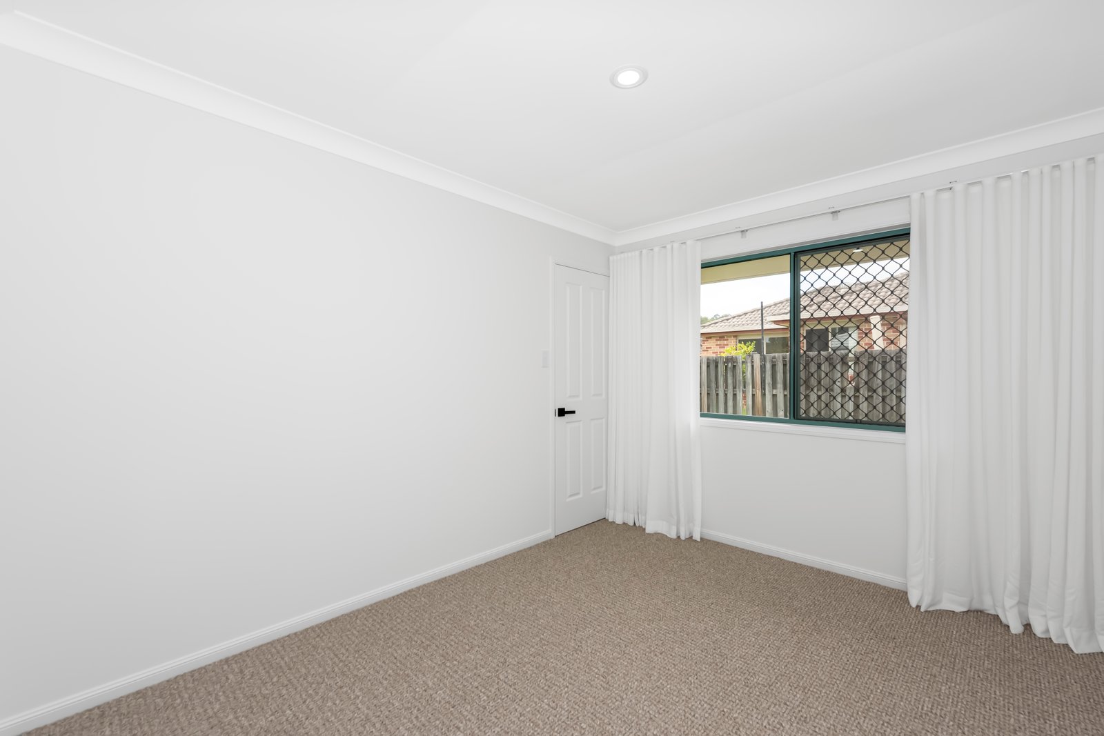 63 Silver Glade Drive ELANORA 8