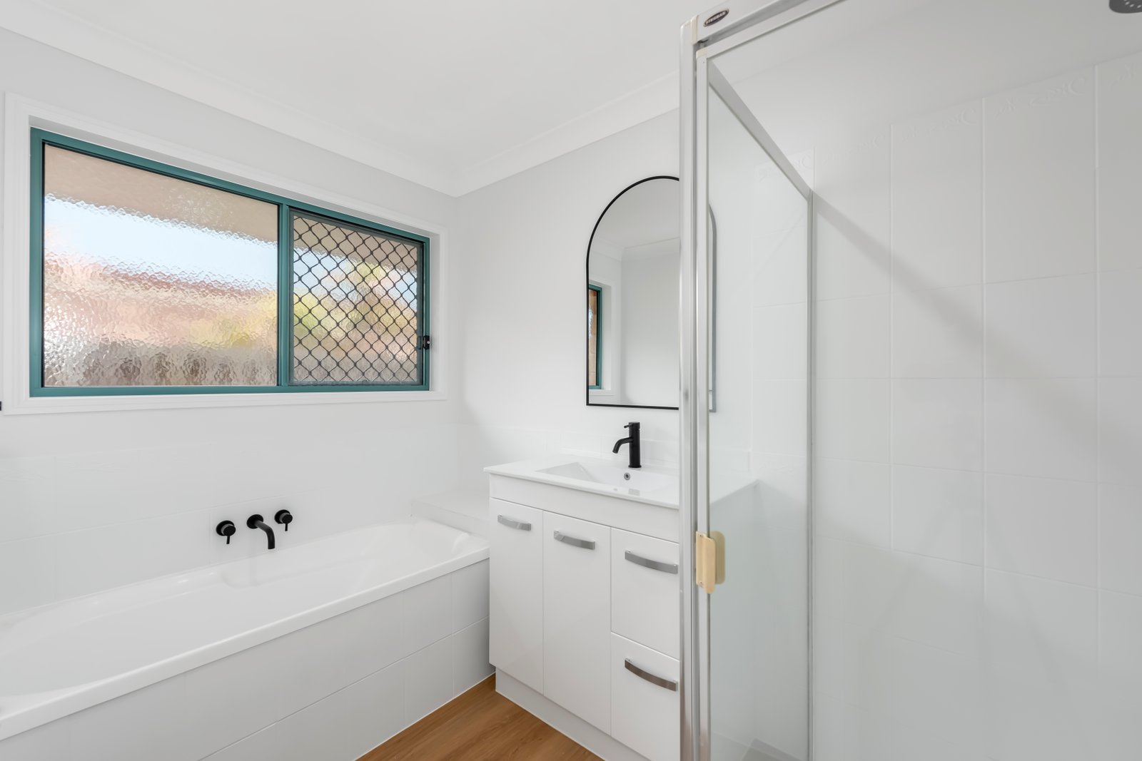 63 Silver Glade Drive ELANORA 11