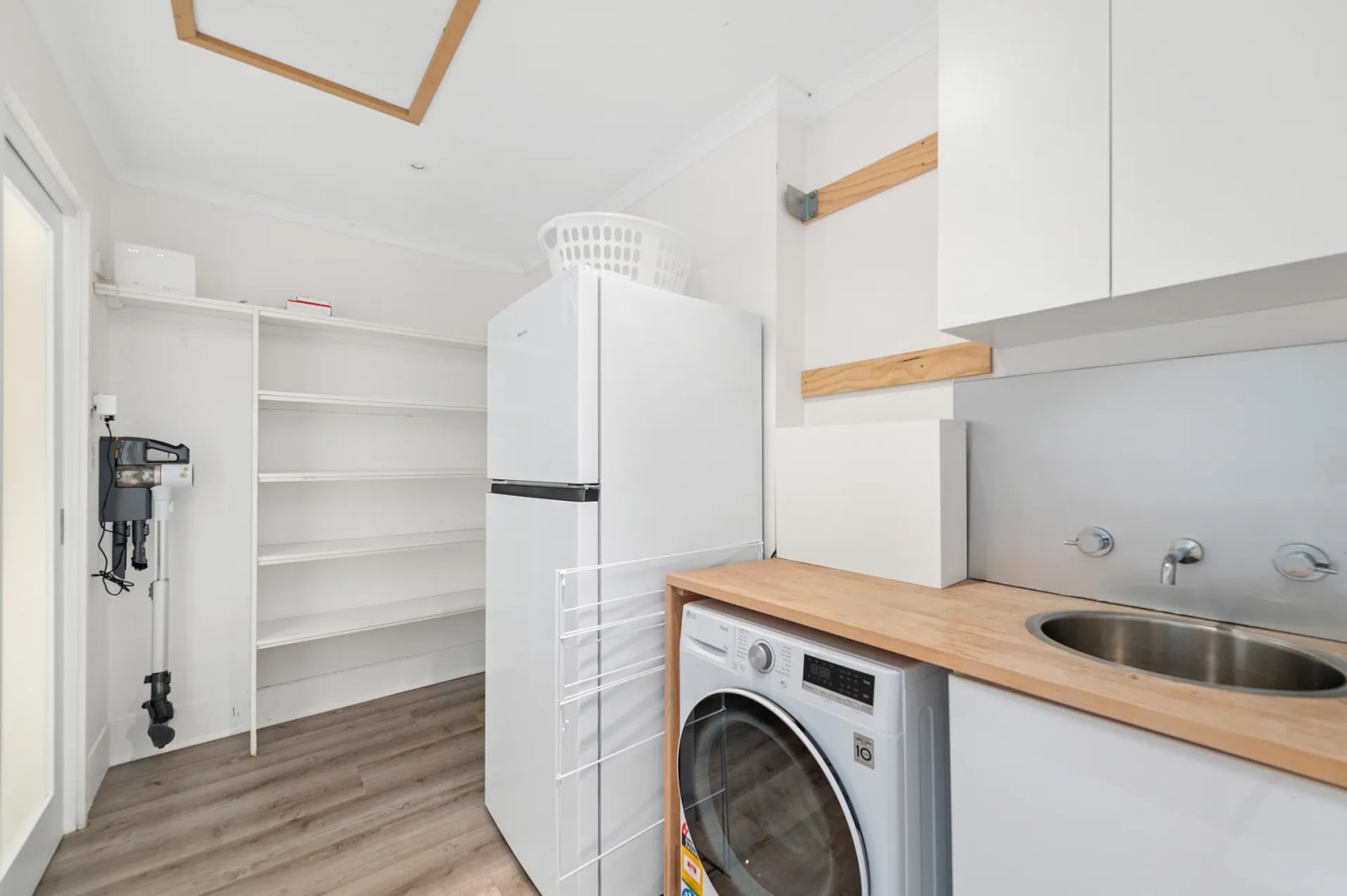 63 Spinnaker Way CORLETTE 19