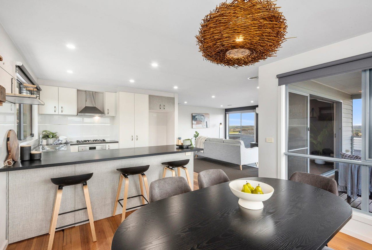 Gallery: 63 Stoneleigh Crescent