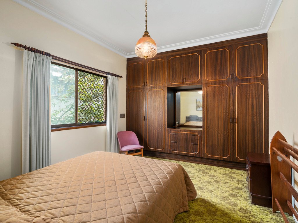 63 Tweed Street COOLANGATTA 7