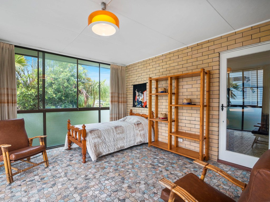 63 Tweed Street COOLANGATTA 8