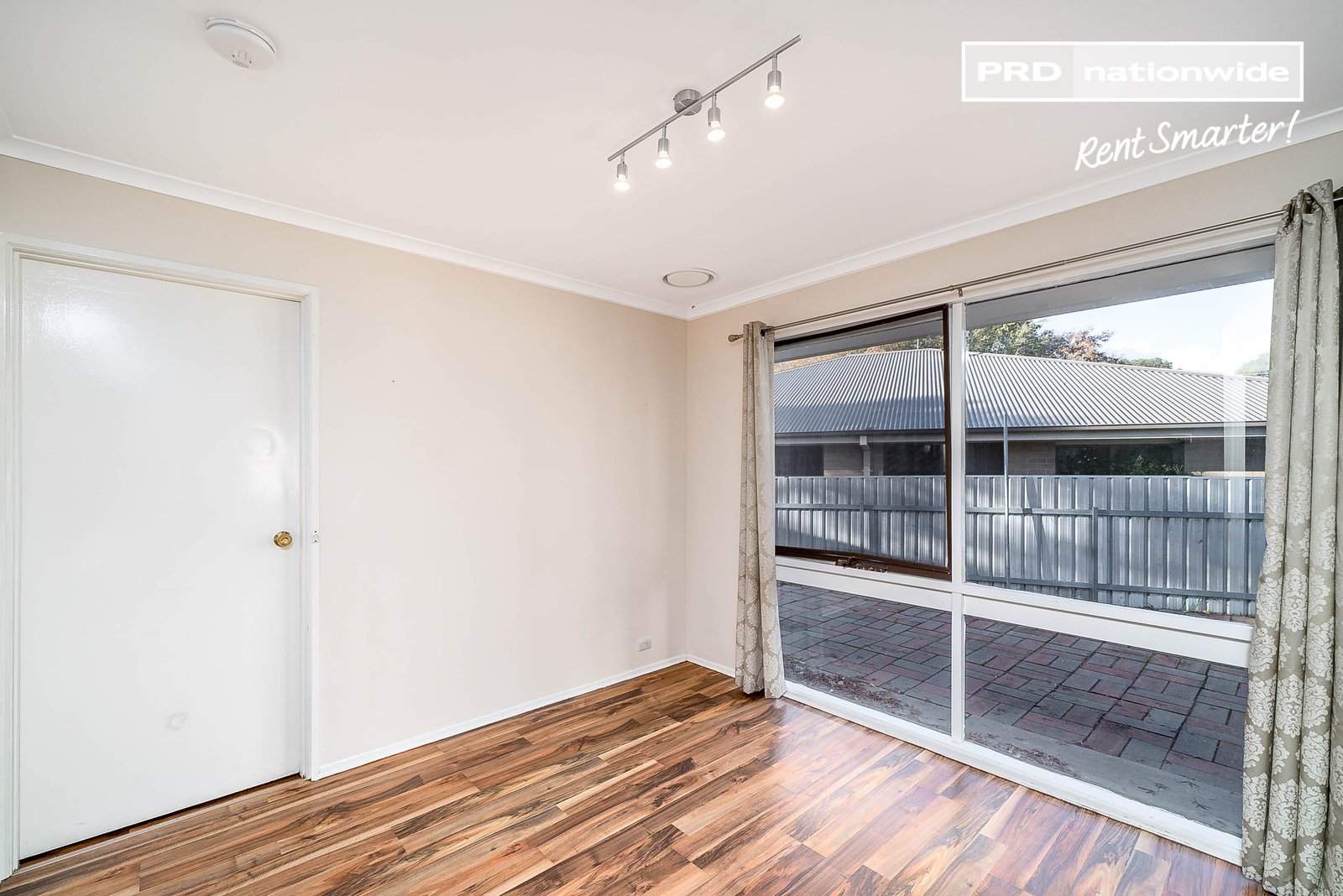 63 Undurra Drive GLENFIELD PARK 5