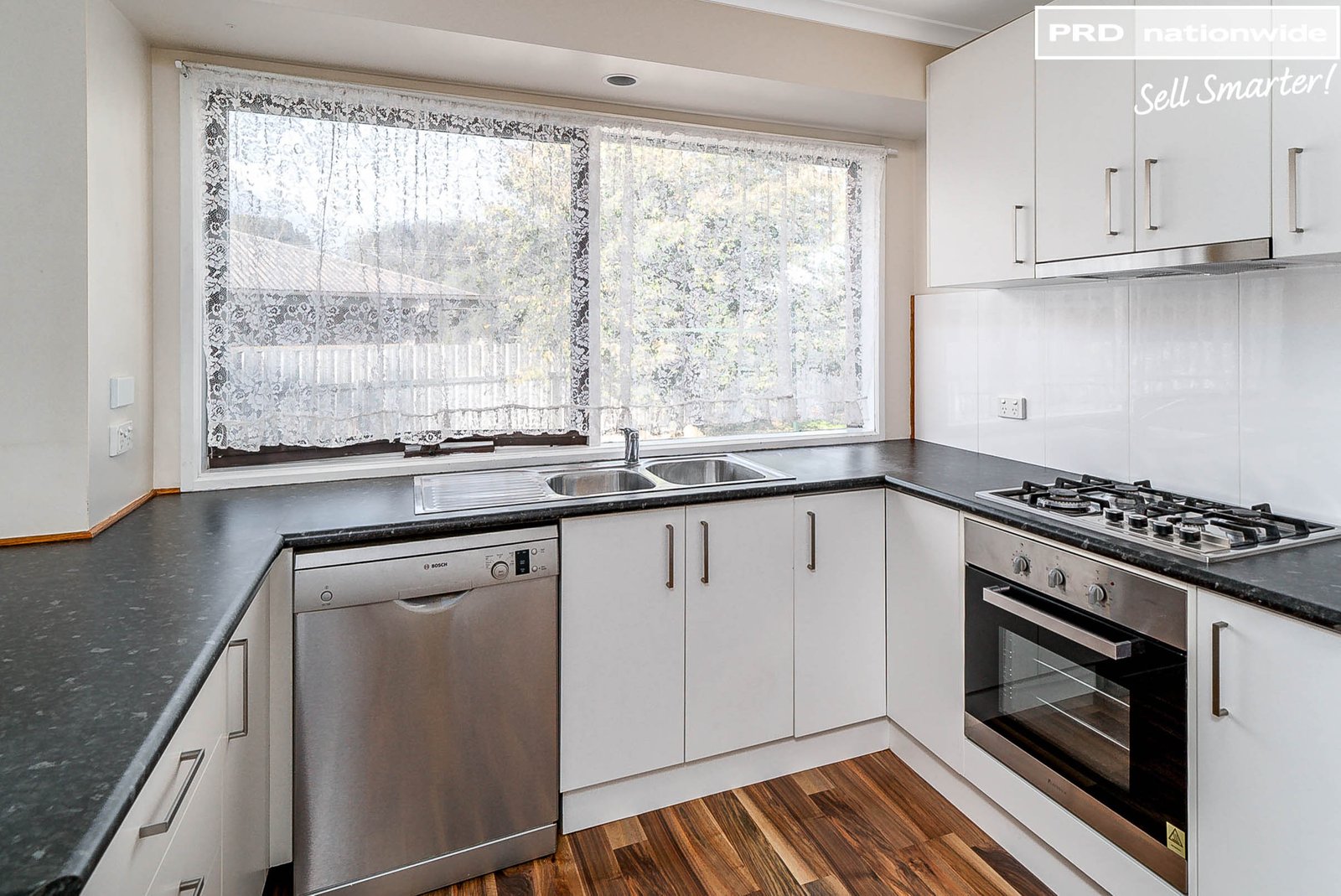 63 Undurra Drive GLENFIELD PARK 2