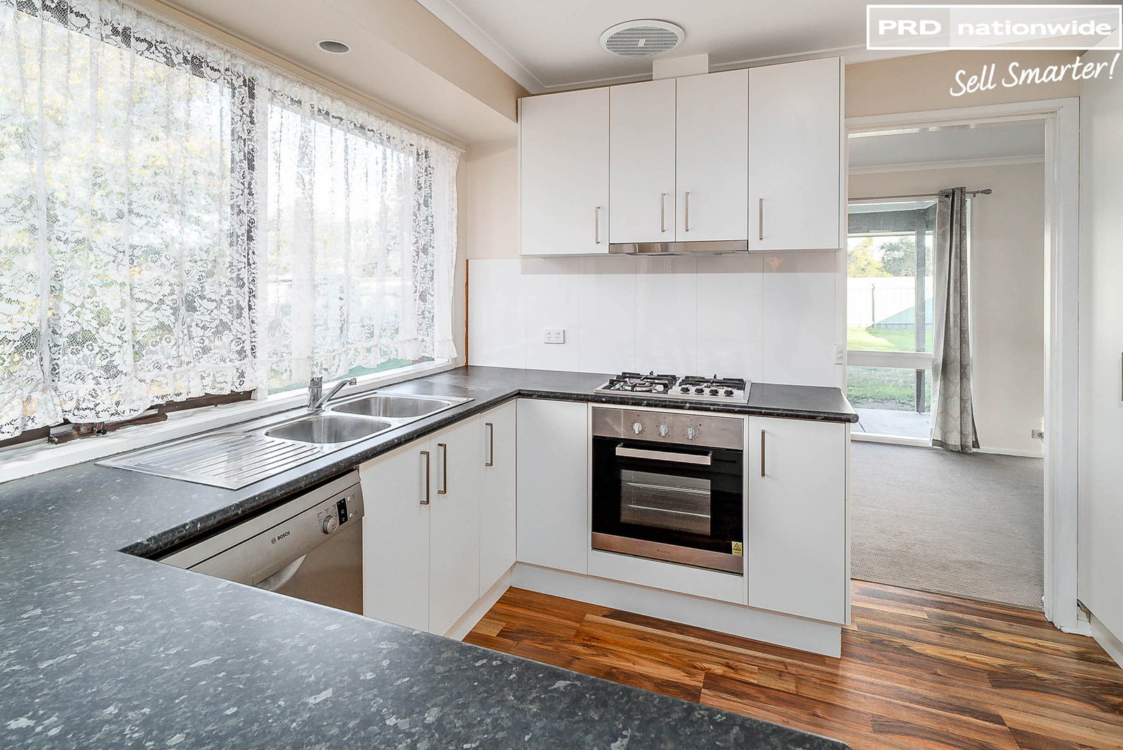 63 Undurra Drive GLENFIELD PARK 4