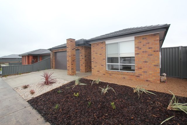 63 Warburton Drive Lucas 2