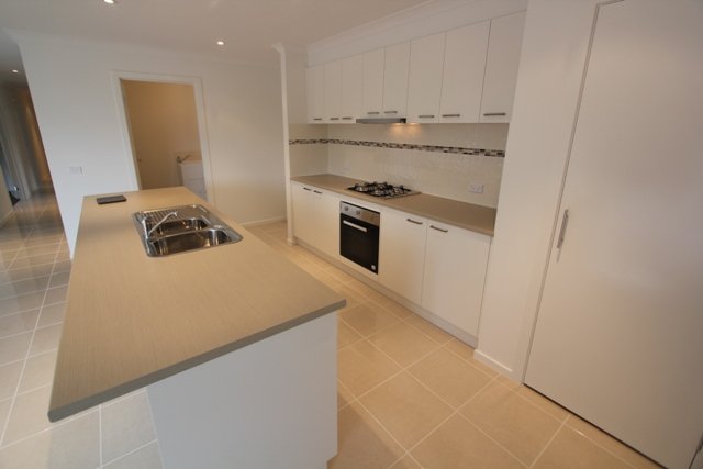 63 Warburton Drive Lucas 3