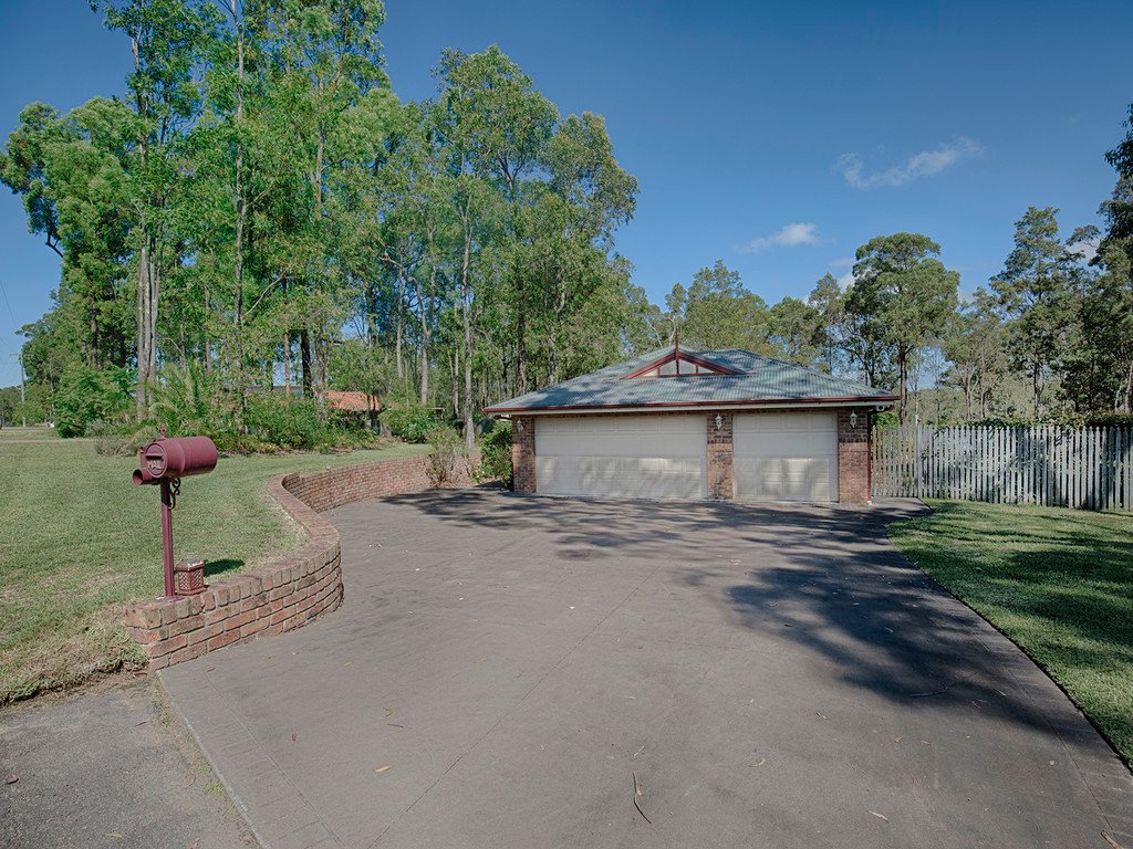 63 Woodlands Drive THORNTON 6