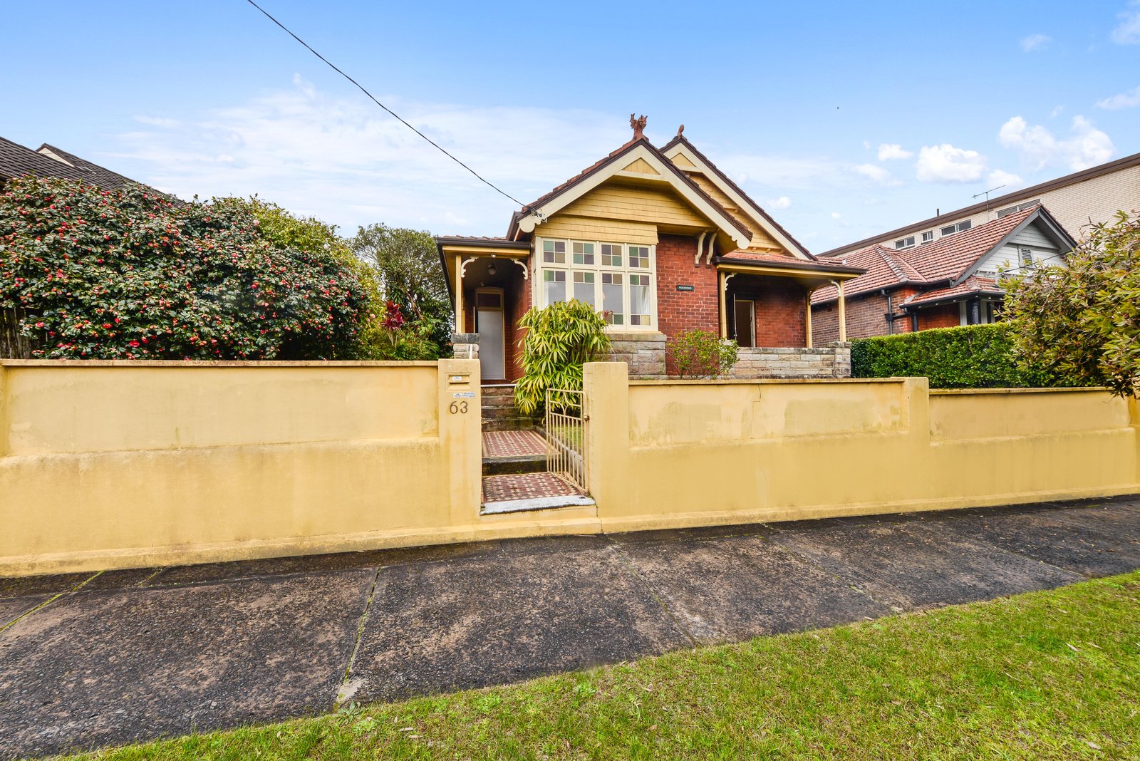 63 York Road QUEENS PARK 12