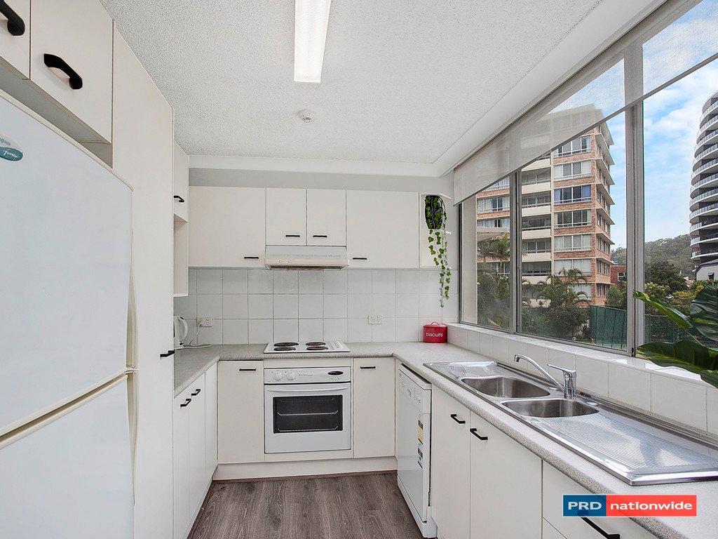 6/30-40 The Esplanade BURLEIGH HEADS 3