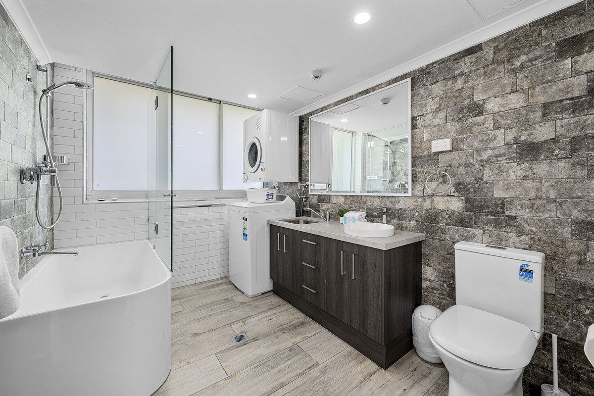 6/30-40 The Esplanade Burleigh Heads 15