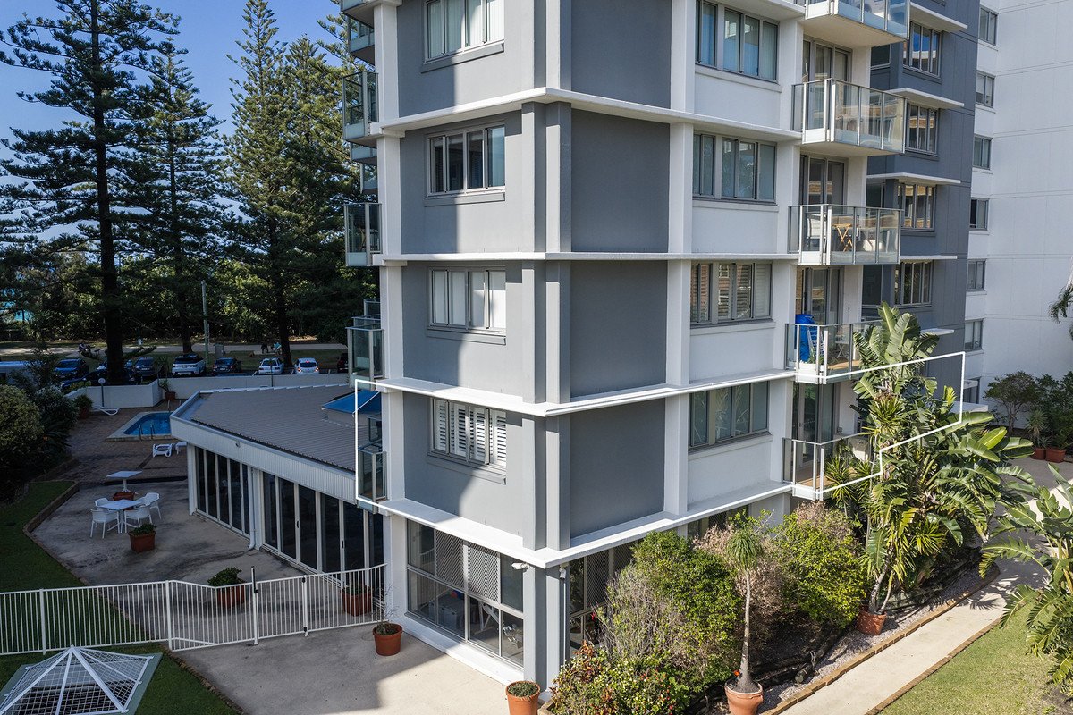 6/30-40 The Esplanade Burleigh Heads 17