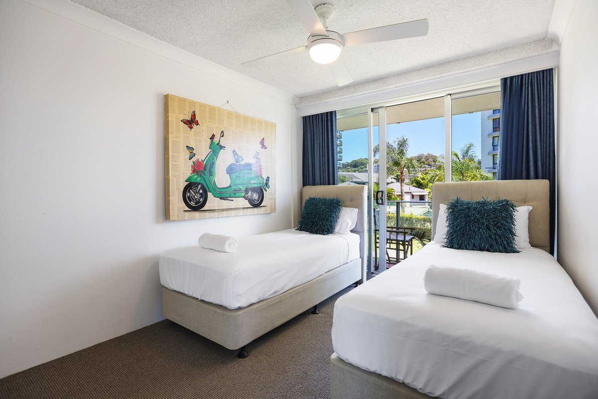 6/30-40 The Esplanade Burleigh Heads 9