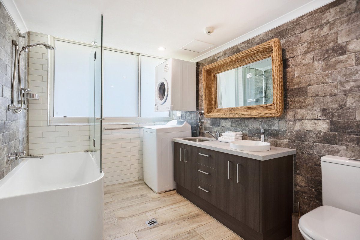 6/30-40 The Esplanade Burleigh Heads 10