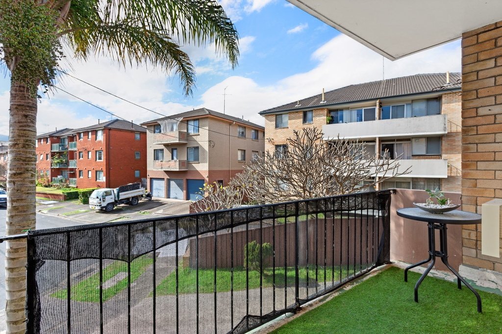6/30 Brittain Crescent HILLSDALE 2