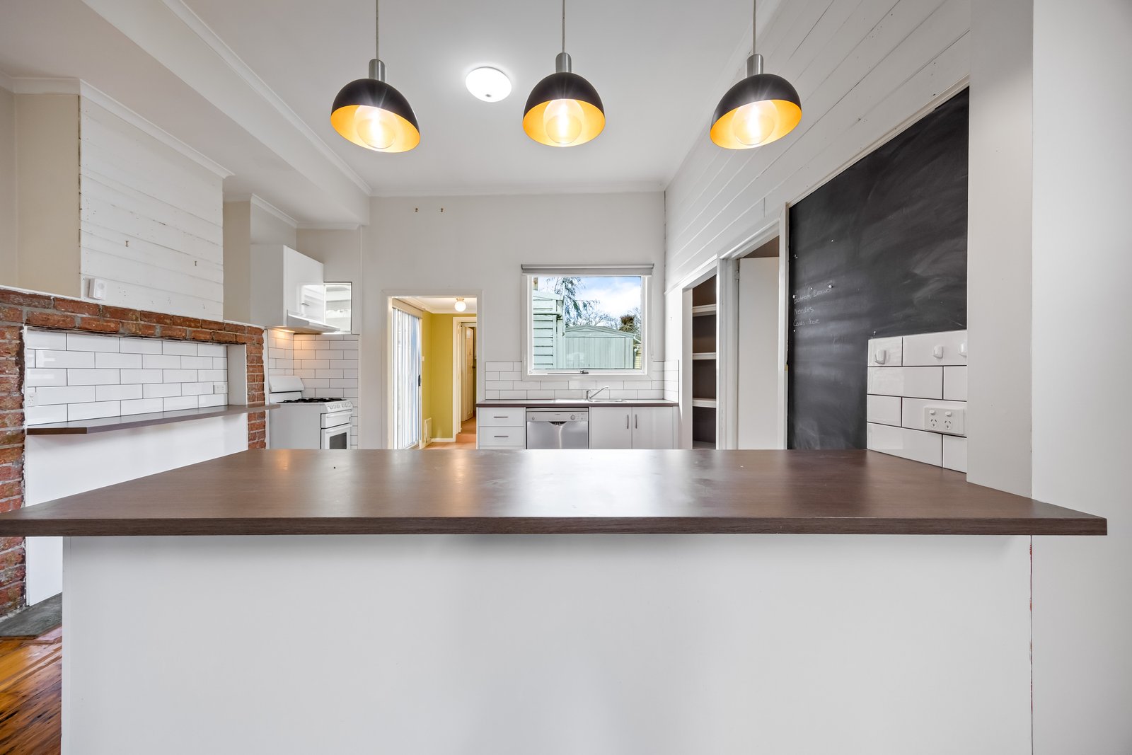 Gallery: 630 Doveton Street North