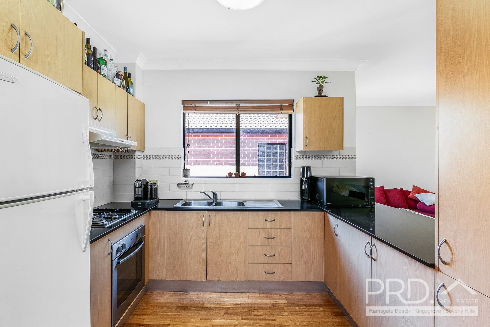 6/30 Melvin Street BEVERLY HILLS 3