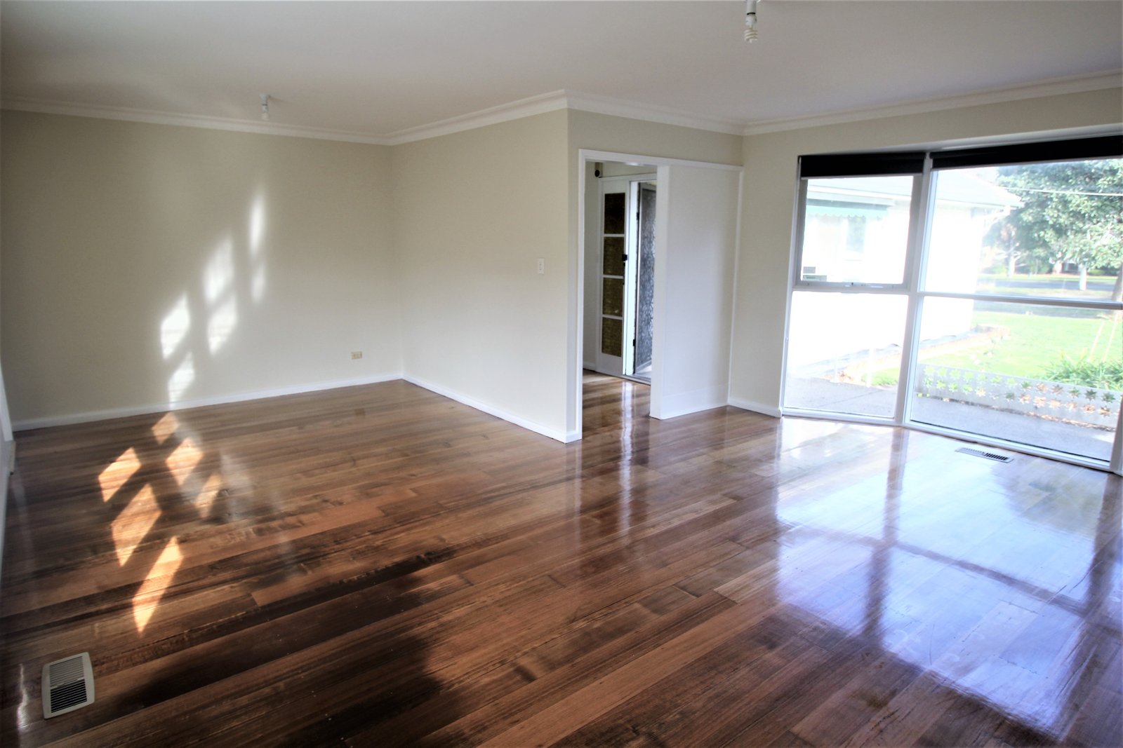 Gallery: 630 Springvale Road