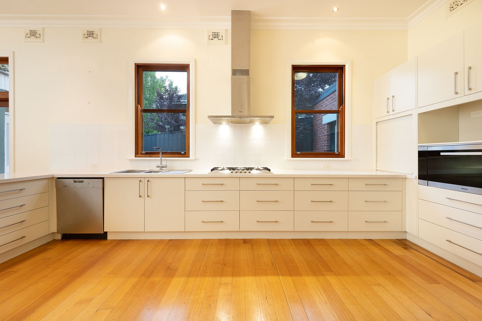 630 Wyse Street ALBURY 8