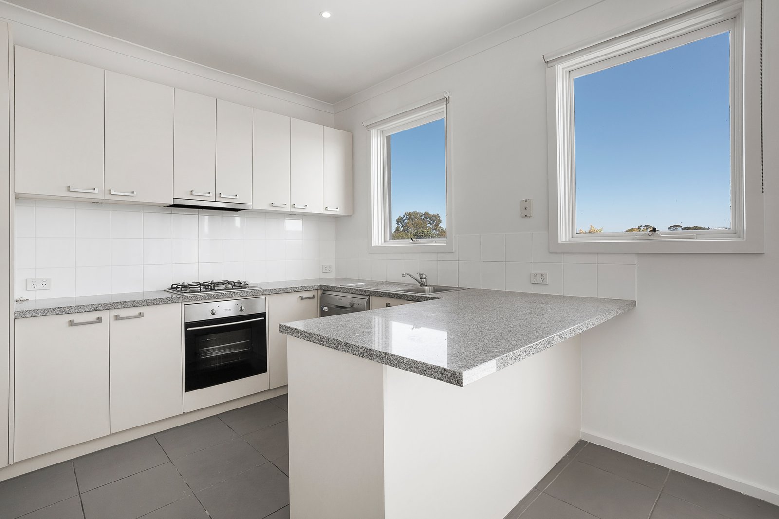 Gallery: 6/307-309 Bay Road