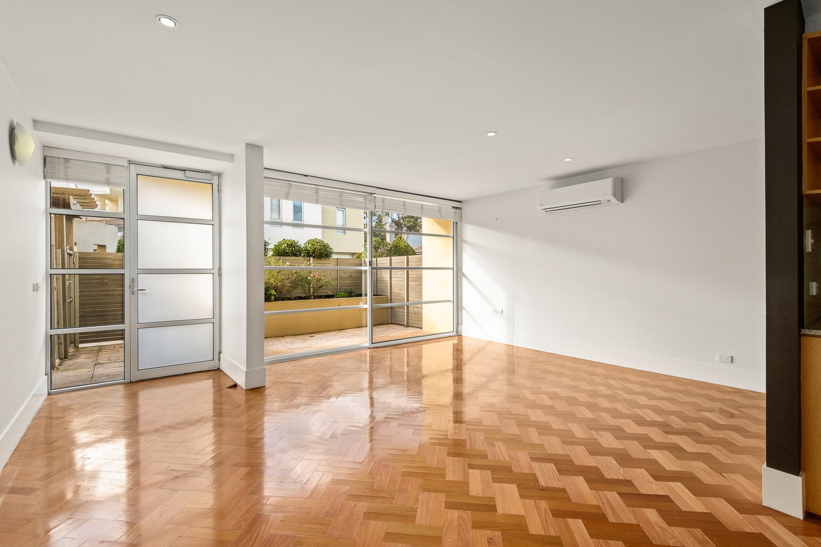 Gallery: 6/307-309 New Street