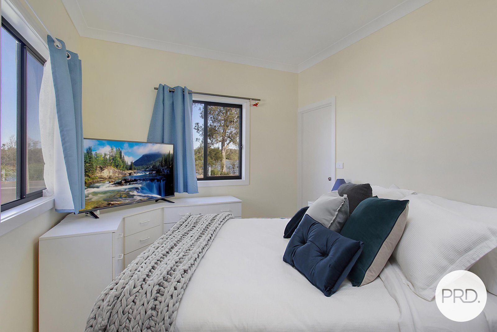 631 Ocean Drive NORTH HAVEN 14