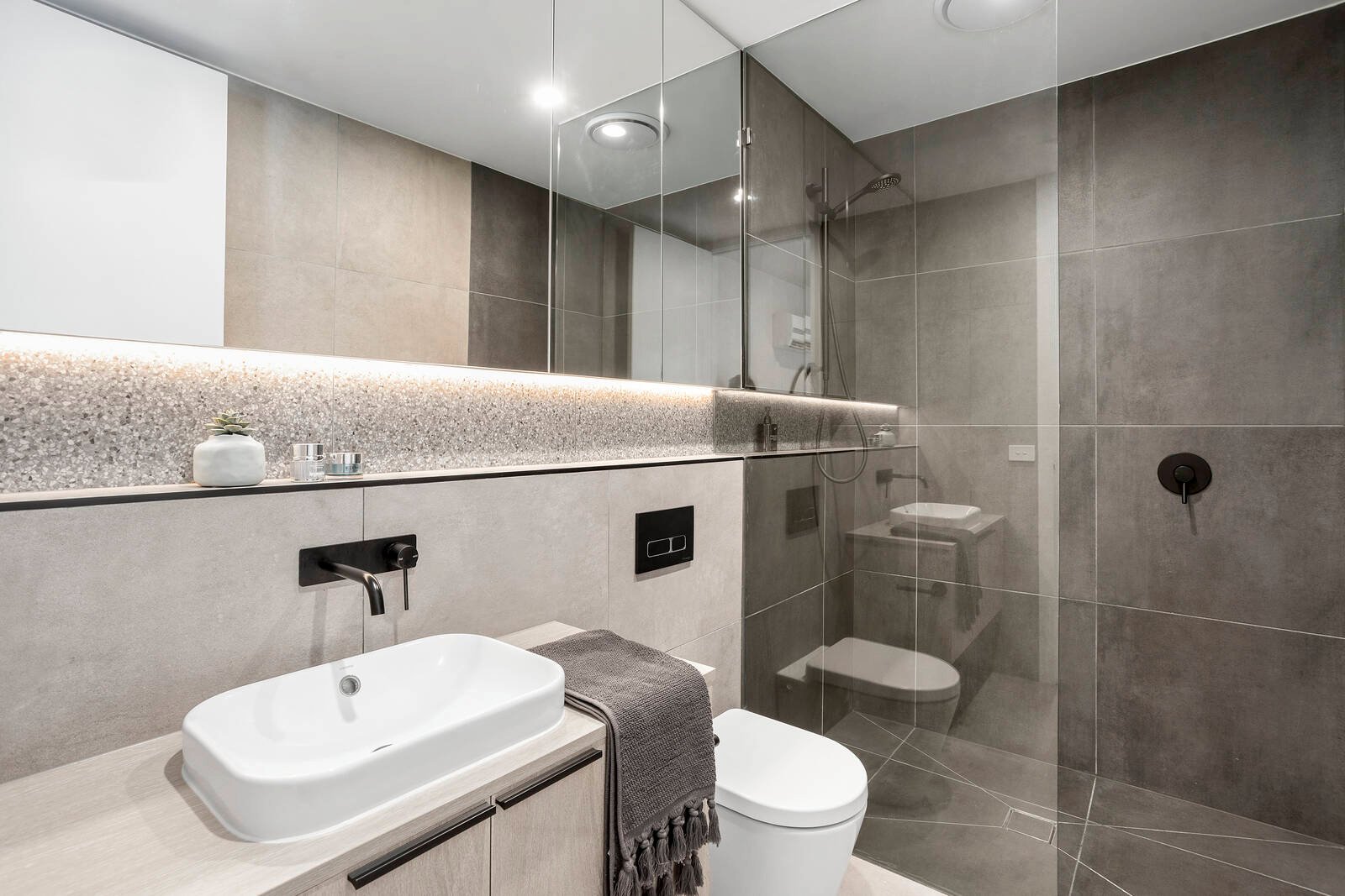 Real Estate and Property in 6/31 The Avenue, St Kilda East, VIC