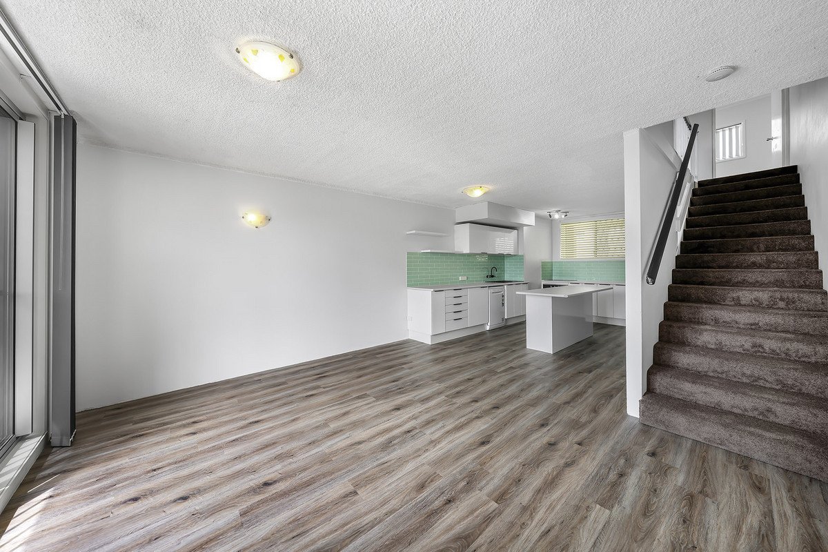 6/32-34 Hayle Street Burleigh Heads 5