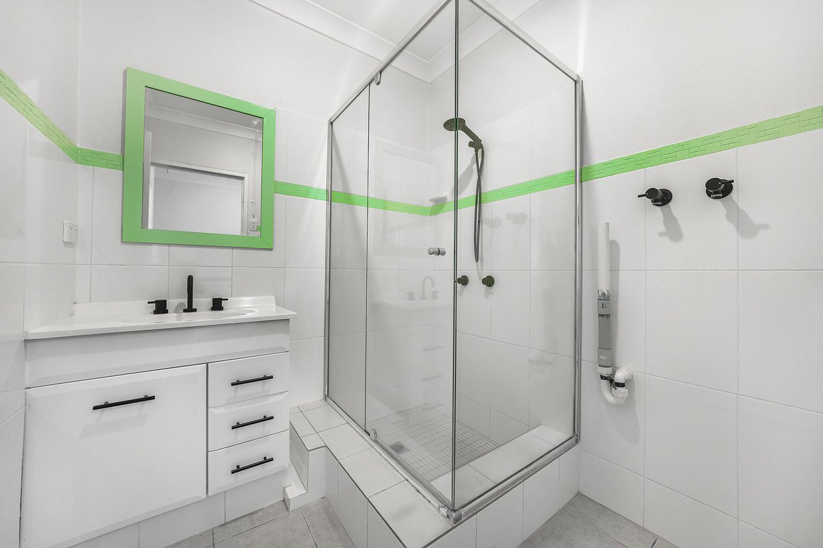 6/32-34 Hayle Street Burleigh Heads 8