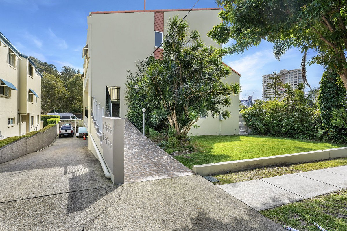 6/32-34 Hayle Street Burleigh Heads 9