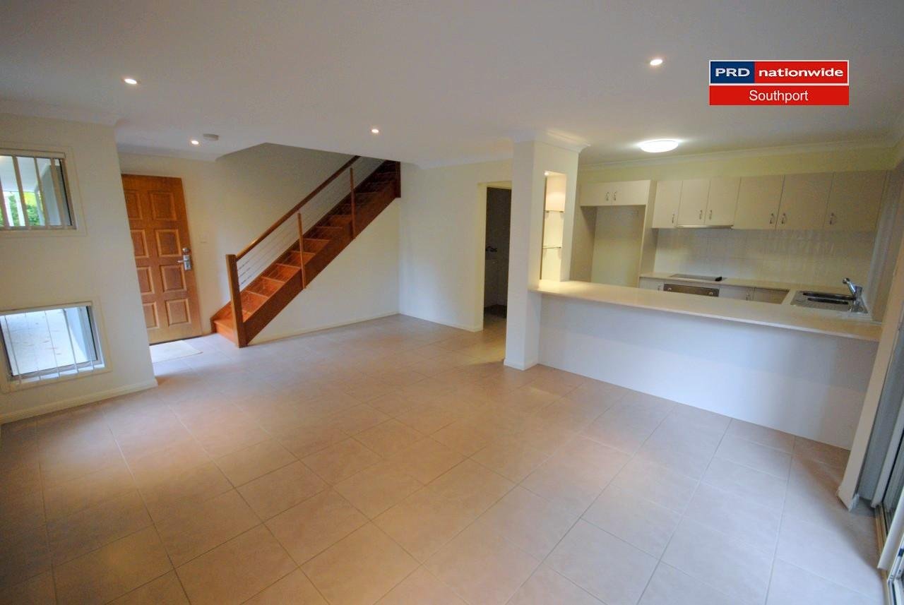 6/32-34 Margaret Street SOUTHPORT 3
