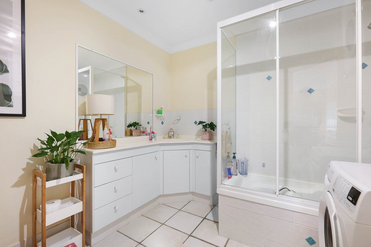 6/32 East Street Burleigh Heads 11