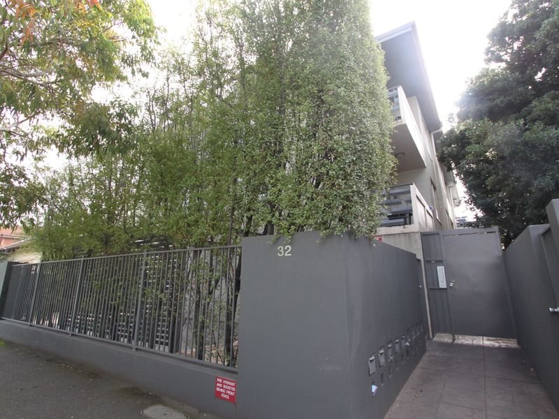 Real Estate and Property in 6/32 Vale Street, St Kilda, VIC