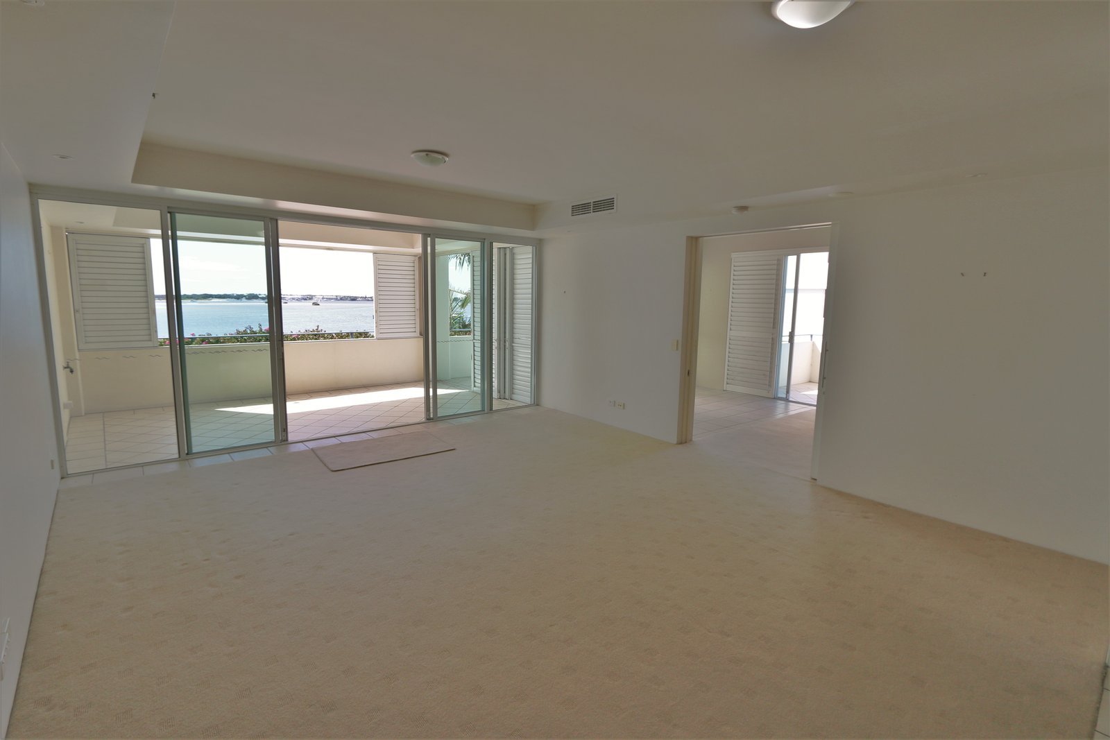 6/326-342 Marine Parade LABRADOR 4