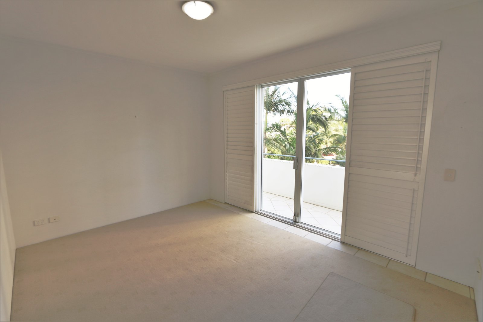 6/326-342 Marine Parade LABRADOR 9