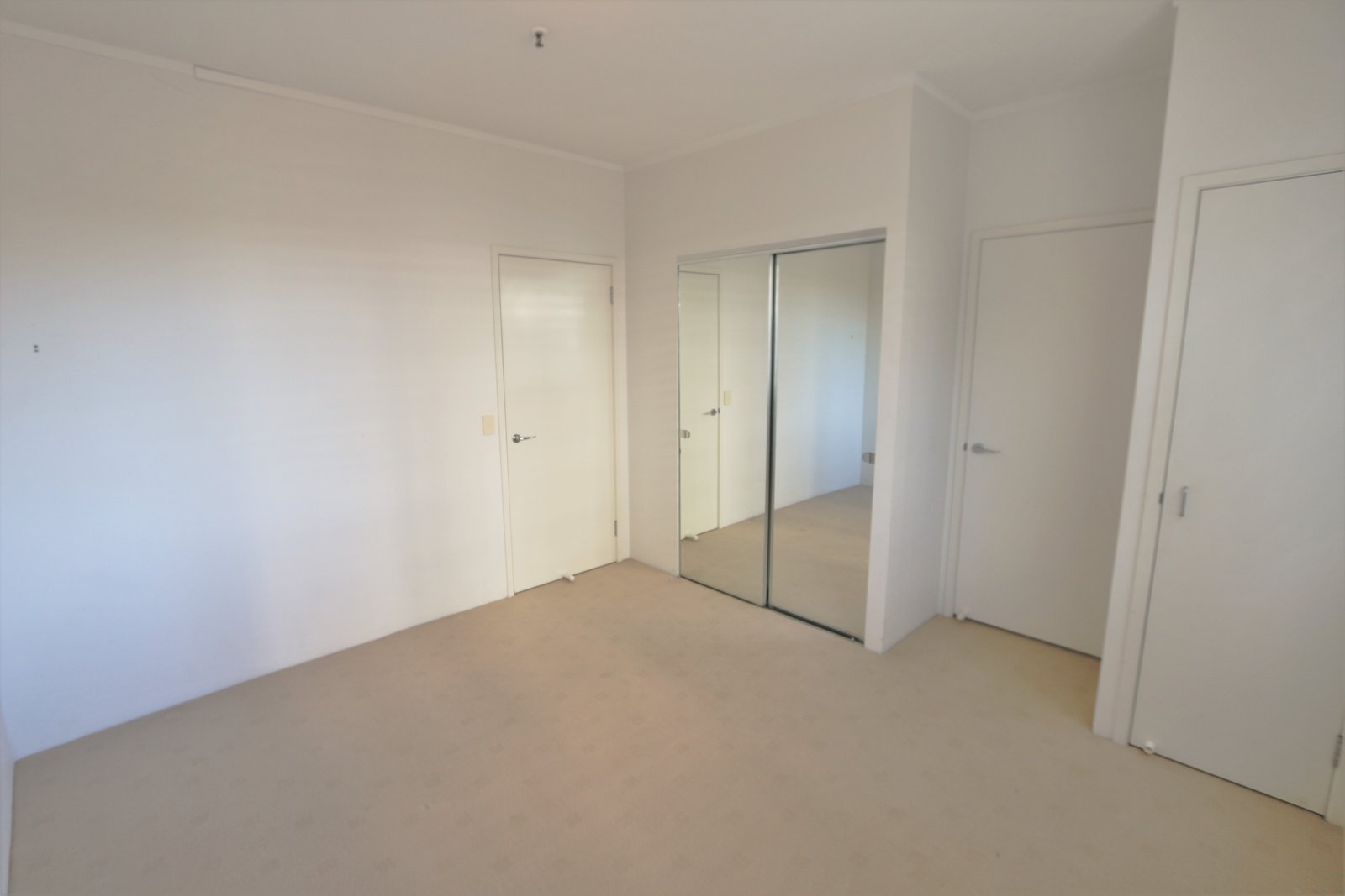 6/326-342 Marine Parade LABRADOR 11