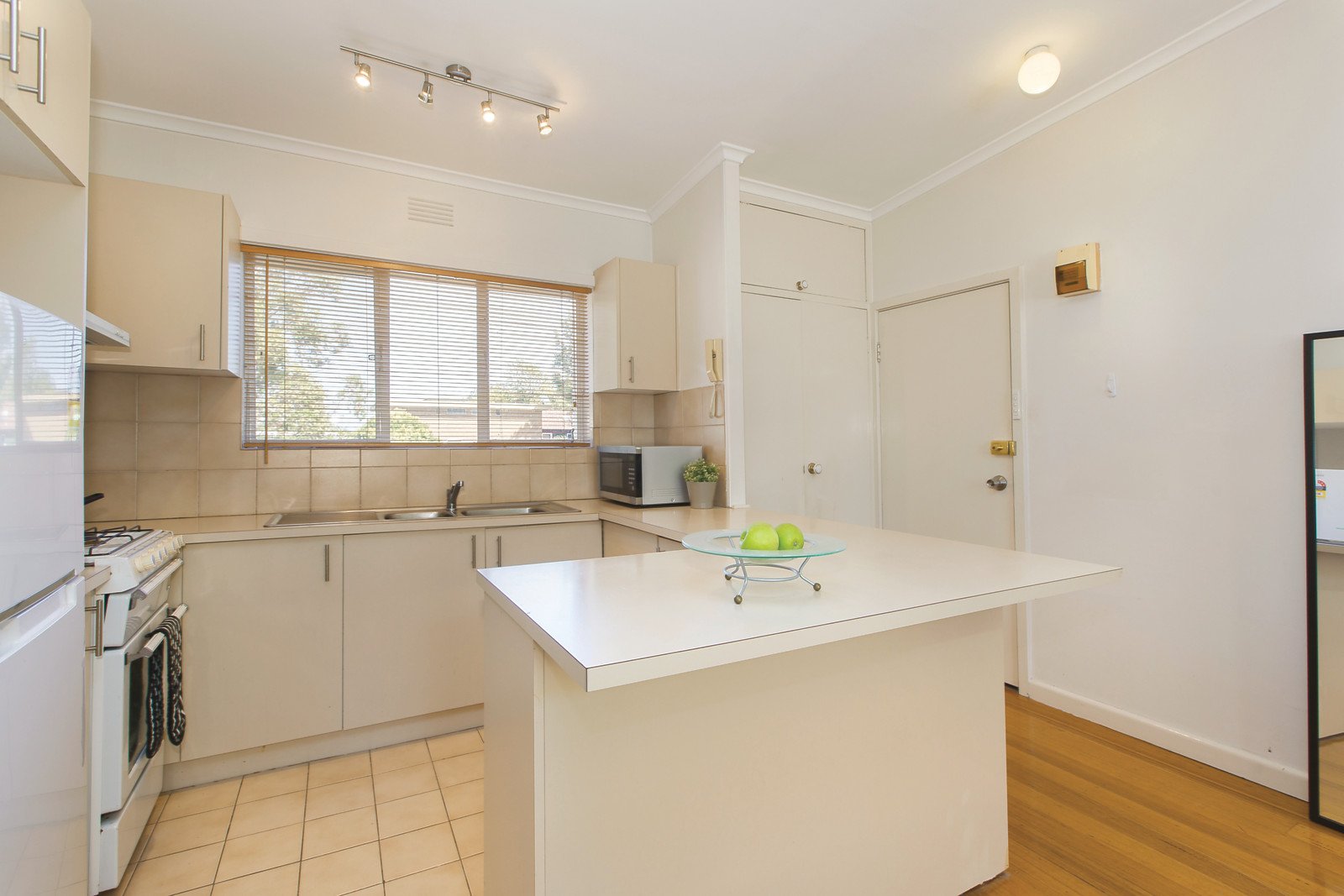 6/33 Dickens Street, Elwood, VIC