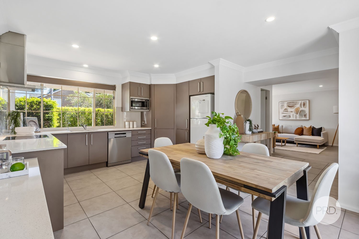 6/33 Kerrie Crescent PEAKHURST 3