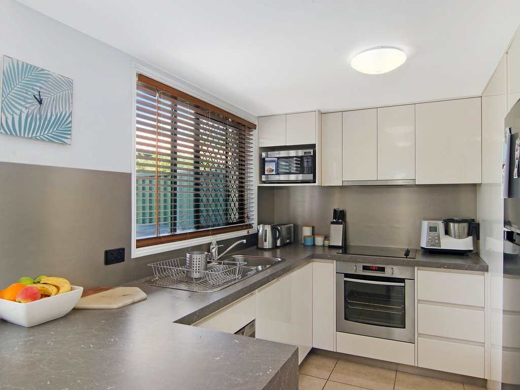 6/33 Mattocks Road BURLEIGH WATERS 2