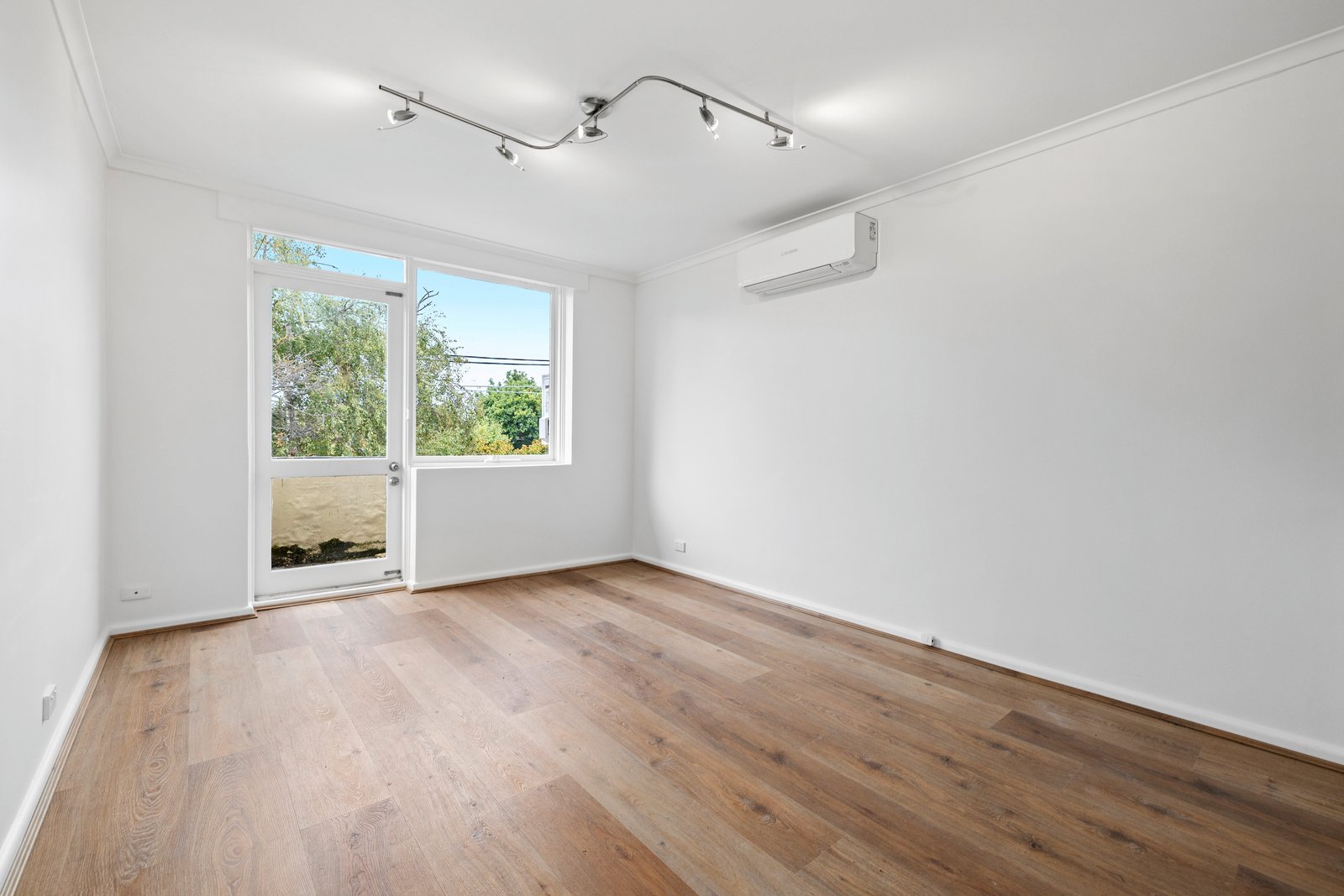 Gallery: 6/33A Brownfield Street