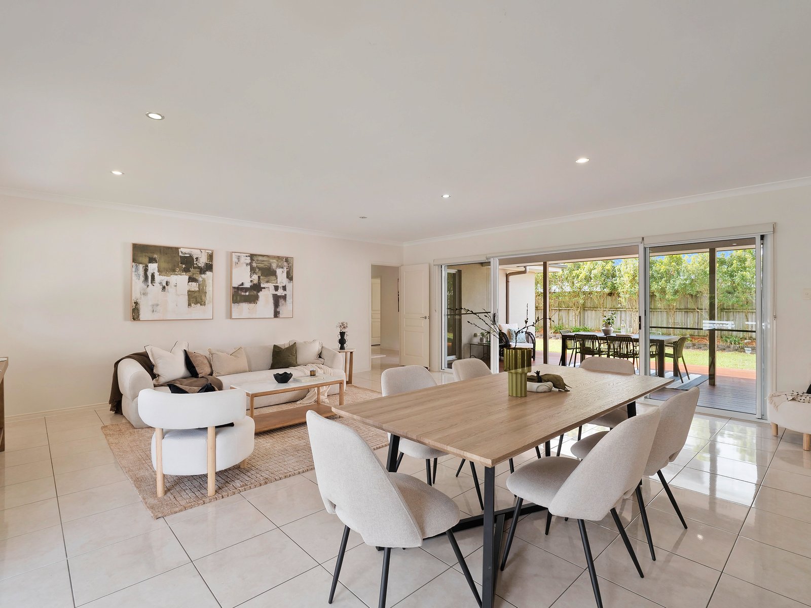 634 Casuarina Way CASUARINA 8