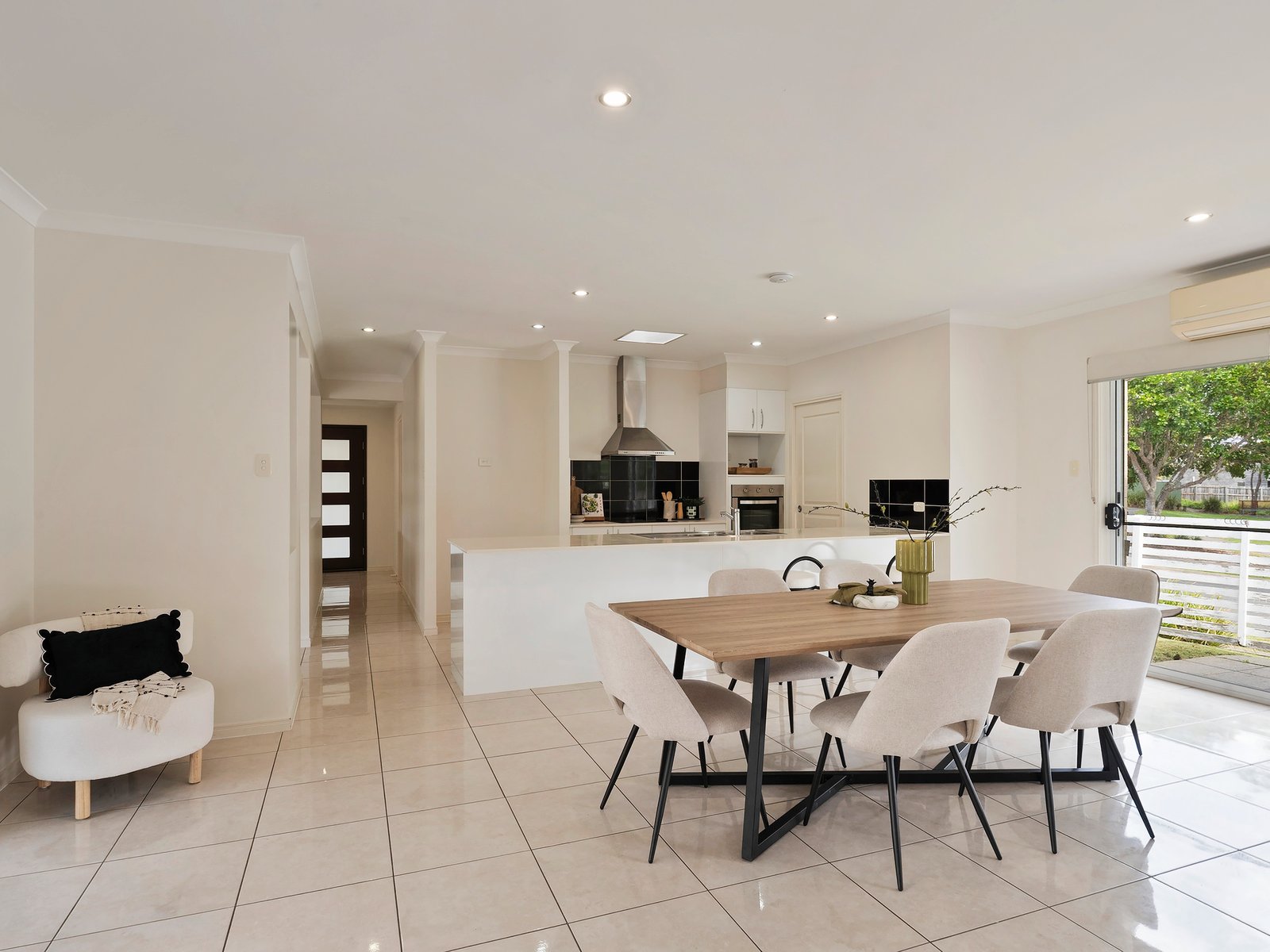 634 Casuarina Way CASUARINA 9