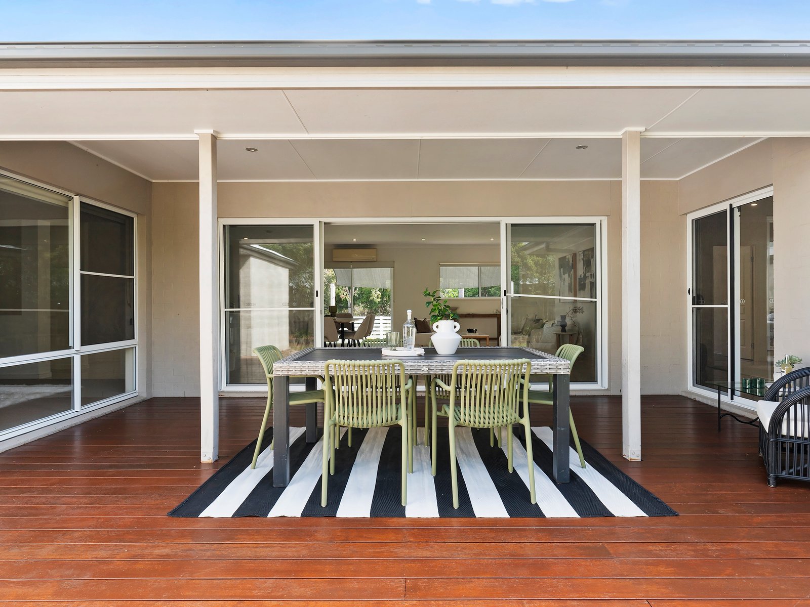 634 Casuarina Way CASUARINA 19