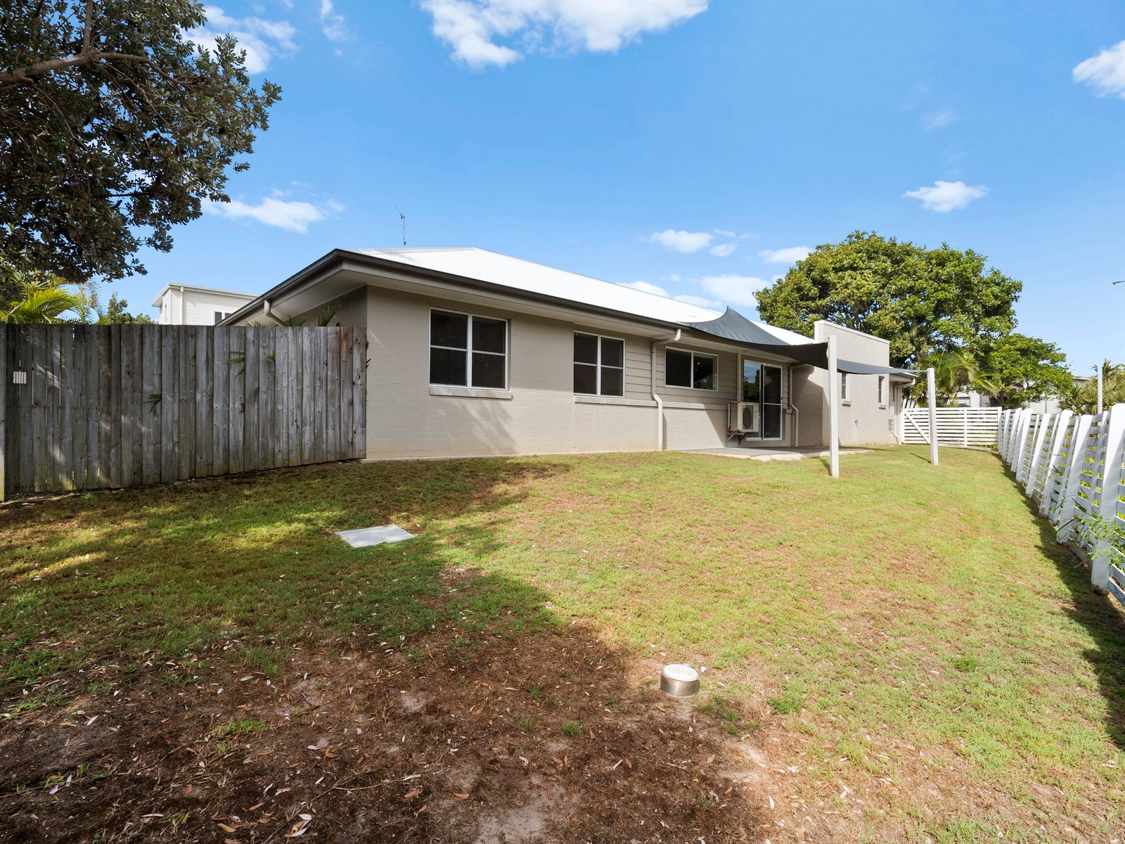 634 Casuarina Way CASUARINA 22