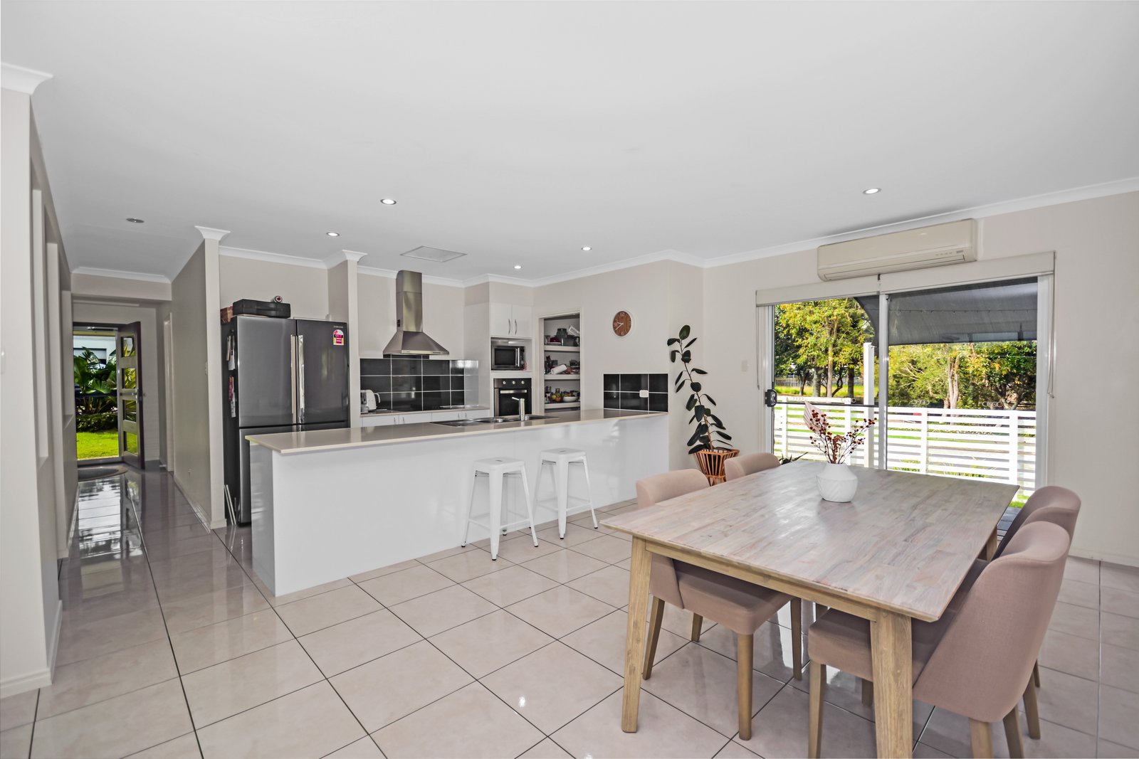 634 Casuarina Way CASUARINA 4